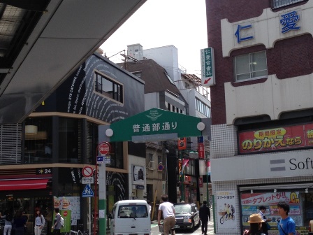 20150602-hiyoshi-008駅前.JPG