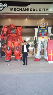 篠原君&ガンダム.jpg