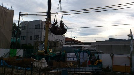 B.ワイヤーモッコによる残土・砕石ふり?.jpg