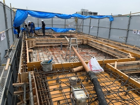 最上階立上りコン打設を行いました 上棟 朝日建設の現場日記 東京都調布市 仮称 仙川町1丁目ビル新築工事